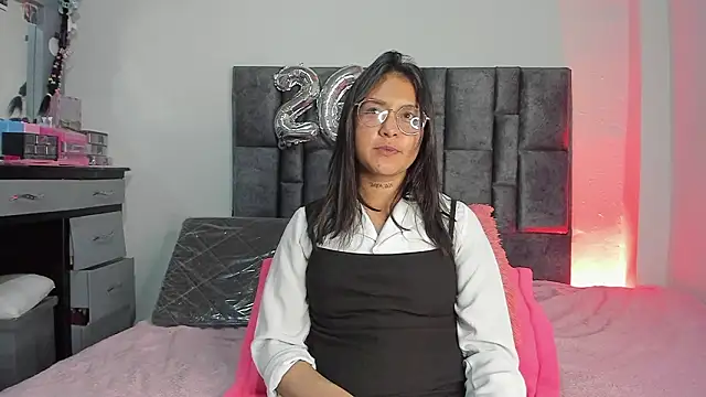 Sharlottee   online show from March 1, 2026, 10:10 pm