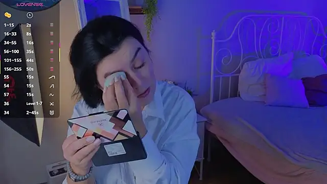 Sofia  Fisher online show from February 5, 2026, 7:15 am