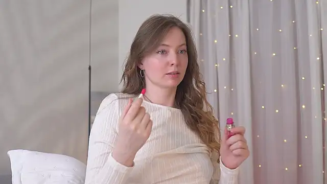 moan elisa online show from March 1, 2026, 4:01 am