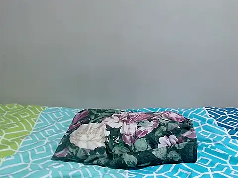 MzCoco online show from February 17, 2026, 6:27 pm