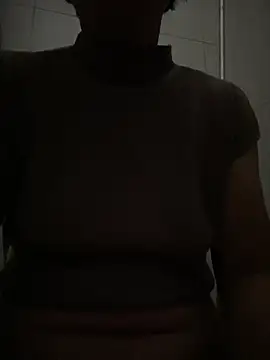 Snapshot of Anna-222 chatting on February 9, 2026, 11:25 pm Anna-222 online show from February 9, 2026, 11:25 pm