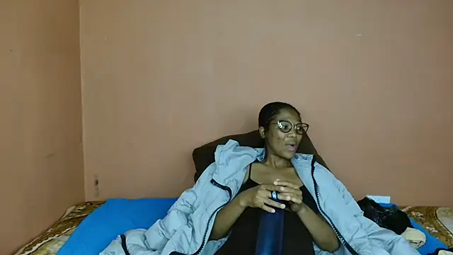 ForeverSexy  online show from April 18, 2026, 7:07 pm