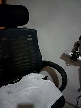 aki zz69 online show from February 5, 2026, 12:50 am