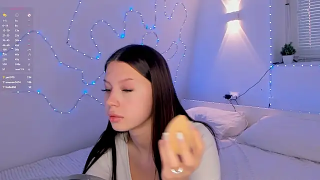 JennySilk online show from February 8, 2026, 8:01 am