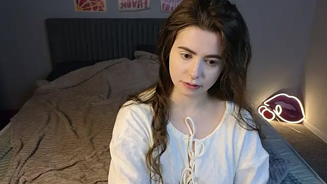 LovingWhisperr online show from February 20, 2026, 1:13 am