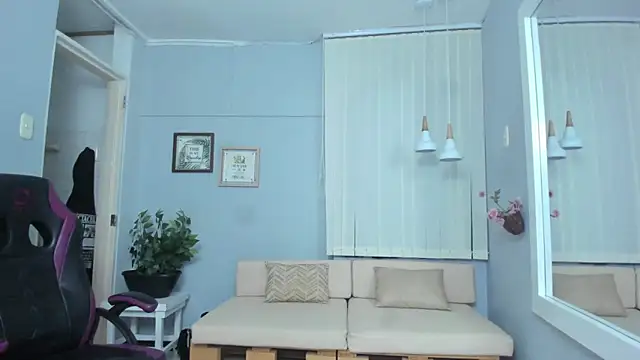 Snapshot of Demon_lala chatting on May 2, 2026, 12:21 pm Demon lala online show from May 2, 2026, 12:21 pm