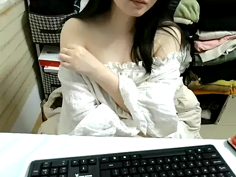 xiaoxiaowan11 online show from February 28, 2026, 7:41 am