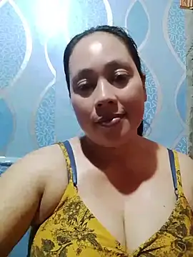 May Bombs online show from April 11, 2026, 1:13 am