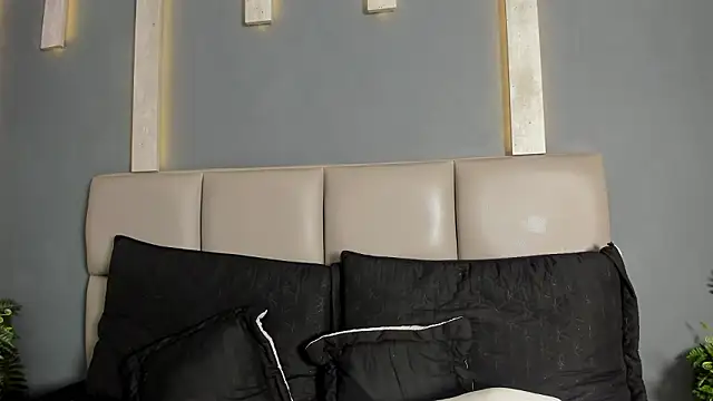 FemNoa online show from March 4, 2026, 1:52 pm