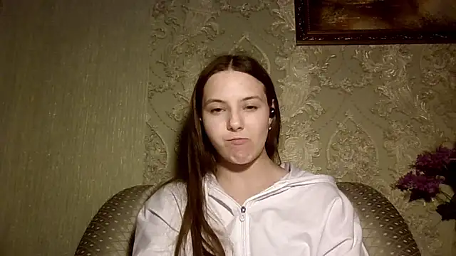 YuniNeko online show from April 19, 2026, 6:10 pm