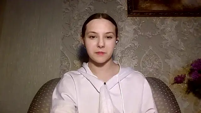 YuniNeko online show from April 14, 2026, 3:06 pm