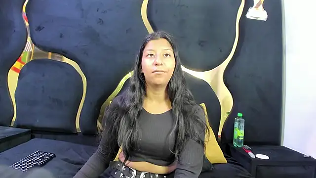 Snapshot of Vaneline2 chatting on June 26, 2026, 12:33 pm Vaneline2 online show from June 26, 2026, 12:33 pm