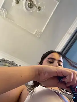 Snapshot of Im_Anto chatting on August 4, 2026, 11:09 pm Im Anto online show from August 4, 2026, 11:09 pm