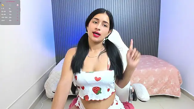 Snapshot of ariana_cute6 chatting on April 13, 2026, 10:30 am ariana cute6 online show from April 13, 2026, 10:30 am