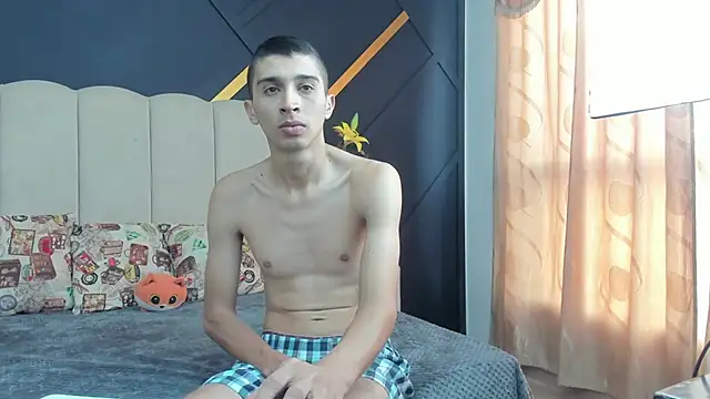 MiaANDrony online show from February 27, 2026, 12:38 pm