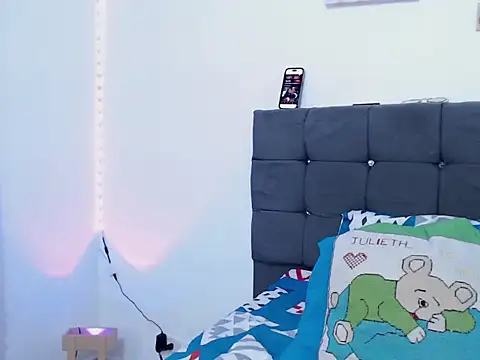 latin riahnna jp online show from February 12, 2026, 2:44 am