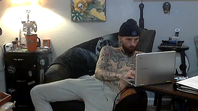 F D R  online show from March 4, 2026, 5:04 am