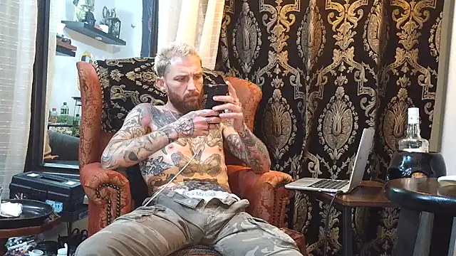 F D R  online show from April 12, 2026, 5:44 am