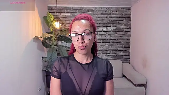 isabella star  online show from March 7, 2026, 12:21 pm