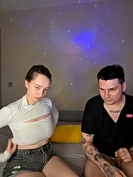 ToxyFoxyy online show from February 6, 2026, 2:13 pm