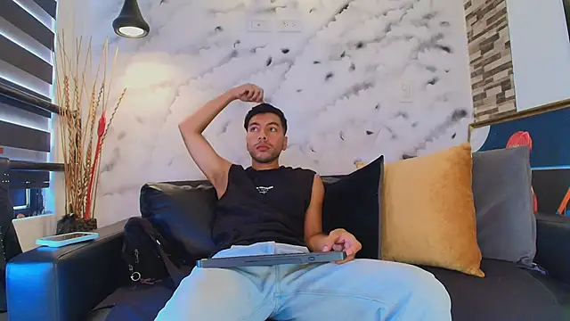 Max Hornye online show from April 16, 2026, 6:30 pm