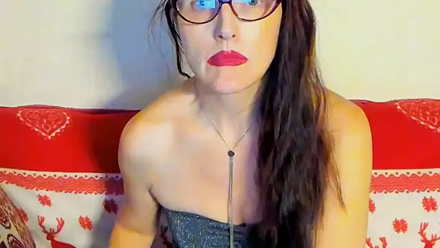 Snapshot of beddable_woman chatting on February 24, 2026, 8:31 pm beddable woman online show from February 24, 2026, 8:31 pm