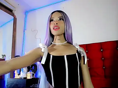 DahliaGill online show from March 11, 2026, 12:04 am