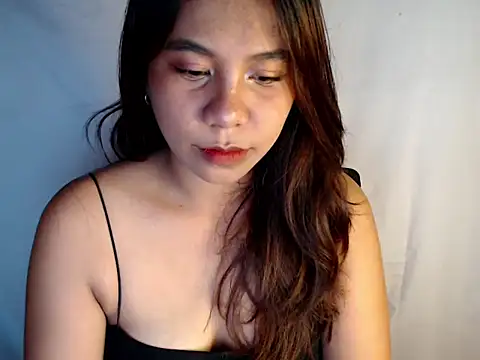 KristinaValerie22 online show from March 4, 2026, 6:43 am