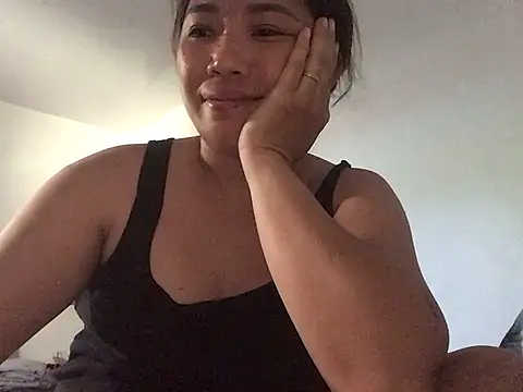 lady candy85 online show from April 7, 2026, 8:16 am