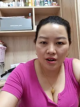 Jennie dogy online show from May 25, 2026, 1:43 pm