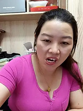 Jennie dogy online show from May 13, 2026, 1:29 pm