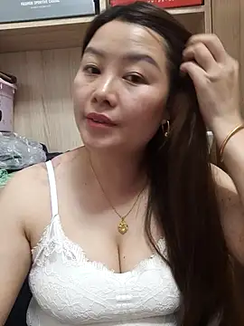 Jennie dogy online show from May 14, 2026, 2:25 pm