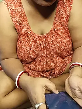 R Queen online show from July 29, 2026, 5:50 am