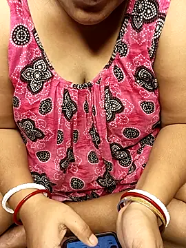 R Queen online show from June 27, 2026, 5:46 am