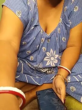 R Queen online show from July 15, 2026, 5:58 am
