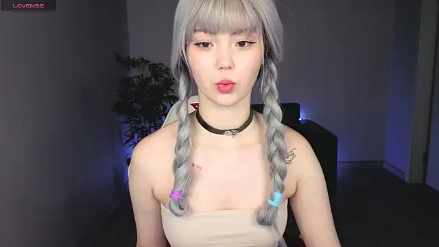 PONKY PINKY online show from May 13, 2026, 2:40 am