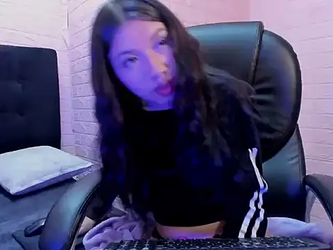 LaurynShell online show from February 23, 2026, 6:14 am