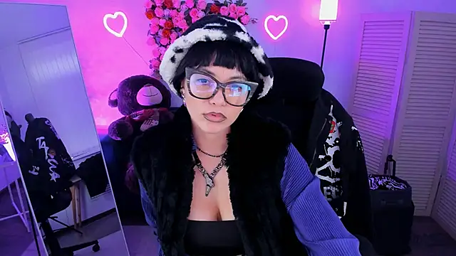 NeoGeisha online show from April 20, 2026, 1:13 pm