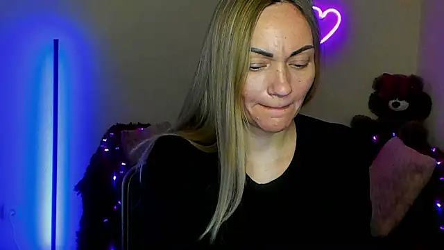 BlondMikey22 online show from April 19, 2026, 6:21 pm