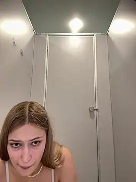 Snapshot of blonde_exe chatting on July 11, 2026, 2:39 pm blonde exe online show from July 11, 2026, 2:39 pm