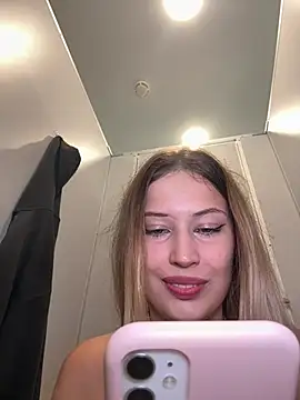 Snapshot of blonde_exe chatting on July 2, 2026, 3:18 pm blonde exe online show from July 2, 2026, 3:18 pm