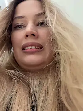 blonde exe online show from February 17, 2026, 3:31 pm