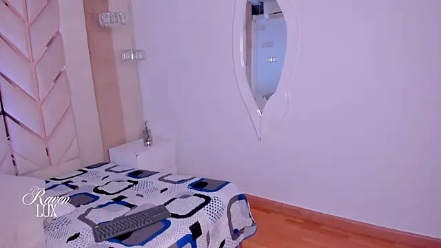 Raven Luxx online show from February 20, 2026, 6:26 am