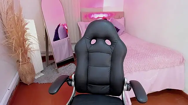 Snapshot of Nahemot_sadish chatting on March 1, 2026, 12:10 am Nahemot sadish online show from March 1, 2026, 12:10 am