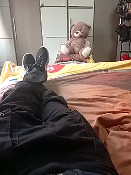 Snapshot of LASCHIAVA6TV72 chatting on March 3, 2026, 4:14 pm LASCHIAVA6TV72 online show from March 3, 2026, 4:14 pm