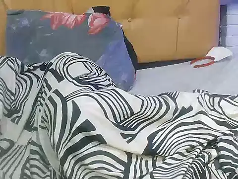 Ladyxx21 online show from February 14, 2026, 5:29 am