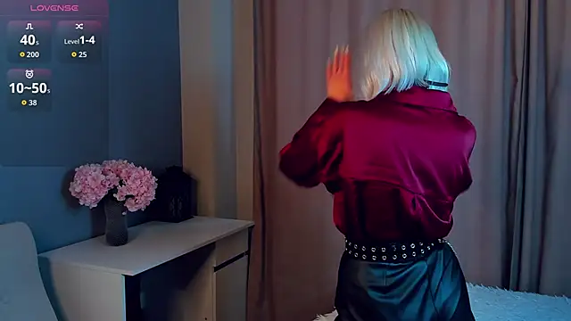 GoldenLenarz online show from March 27, 2026, 11:11 am