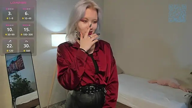 GoldenLenarz online show from April 18, 2026, 11:12 am