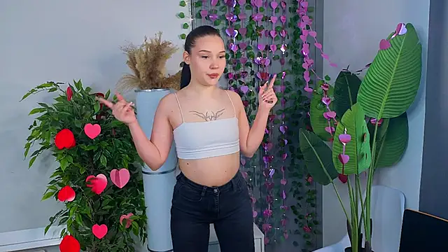 RoxannRunk online show from February 18, 2026, 6:44 am