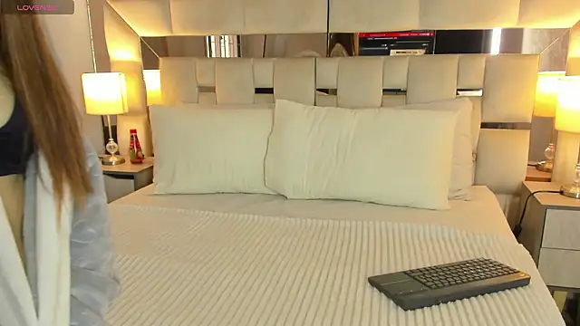 EloiseClairmont online show from February 16, 2026, 7:56 pm